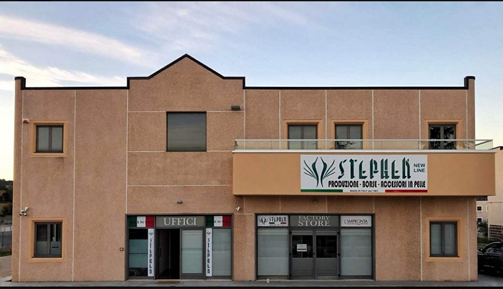 Stephen New Line contatti
