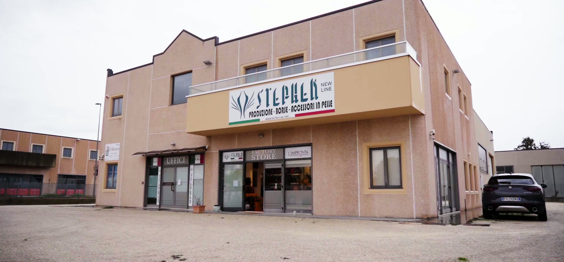 Showroom Stephen New Line